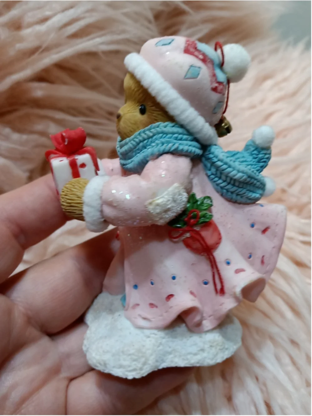 Cherished Teddies Winter Christmas Pink Glitter Coat Holding A Gift Happy Hearts